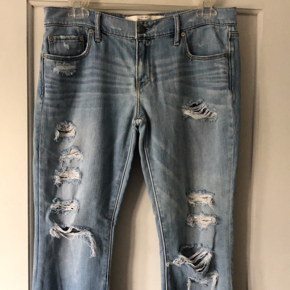 Abercrombie & Fitch‎ distressed women’s jeans. Size 28. “Perfect stretch”. EUC - Picture 2 of 7